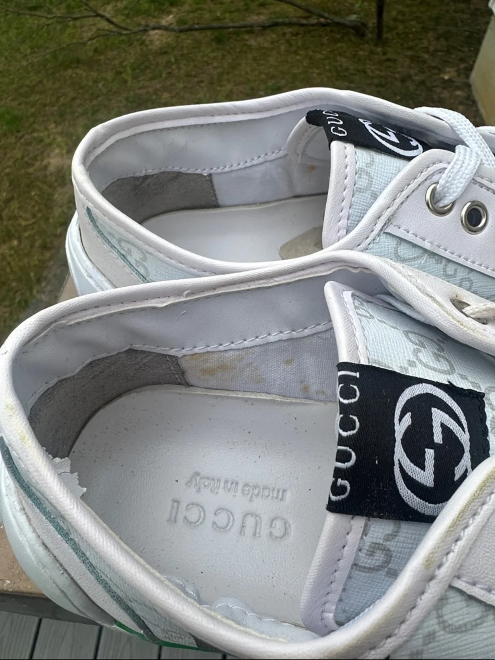 Gucci White Low-Top Sneakers with Green & Black Stripe